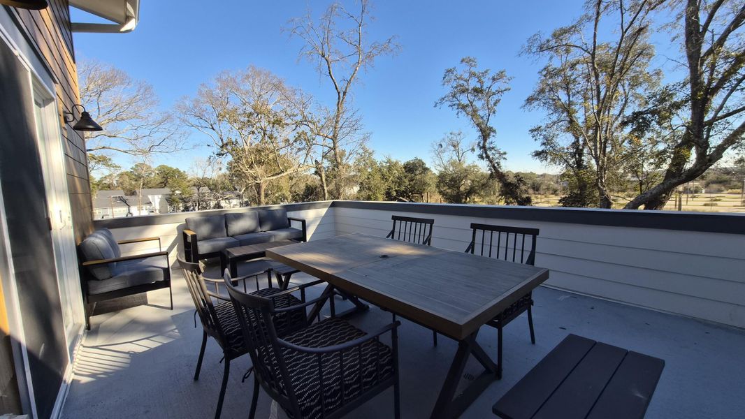 Exterior details and patio area of a home in , North Charleston (Image 3).