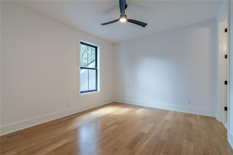 Spacious, unfurnished interior of a new home in , Brookhaven (Image 41).
