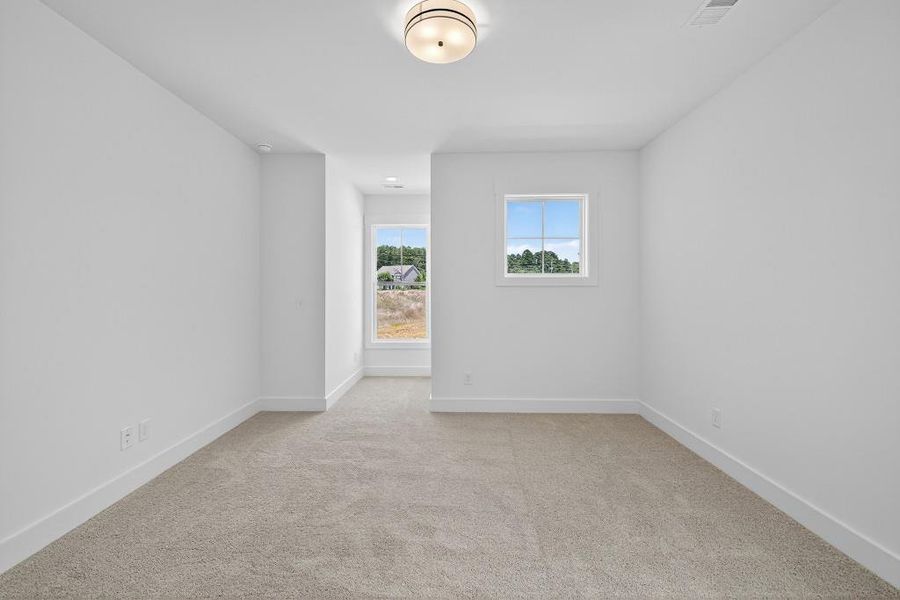 Spacious, unfurnished interior of a new home in Livingstone Park, Kennesaw (Image 36).