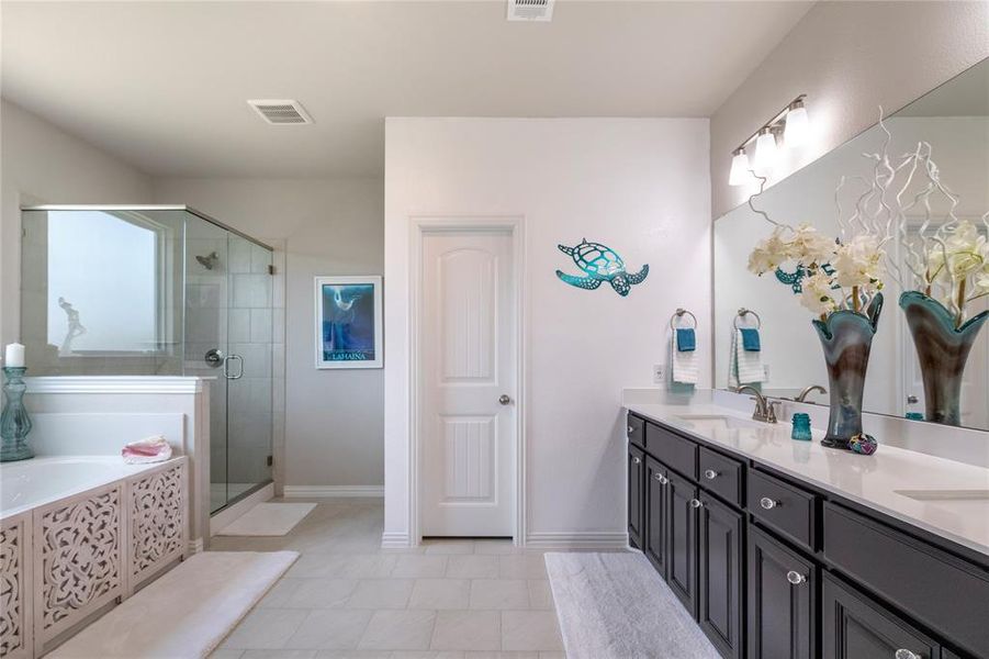Furnished interior view inside a new home in Lakeview Heights, Azle (Image 10).