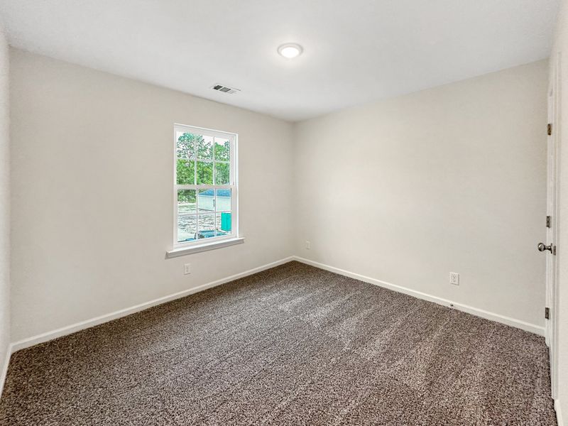 Spacious, unfurnished interior of a new home in Grand Reserve, Hinesville (Image 16).