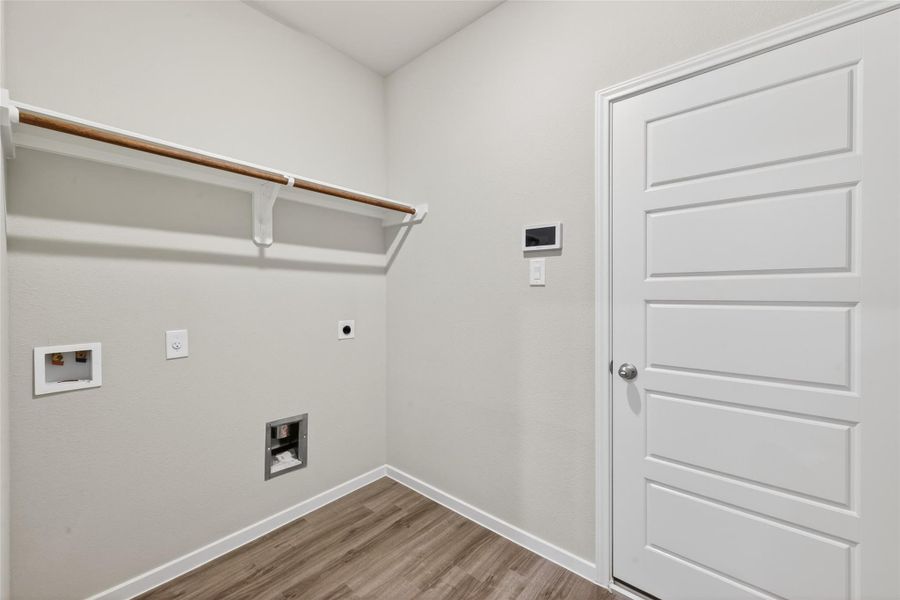 Spacious, unfurnished interior of a new home in Sunterra, Katy (Image 19).
