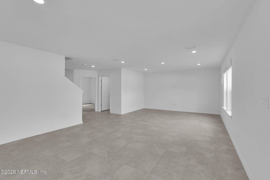 Spacious, unfurnished interior of a new home in Wells Landing, Jacksonville (Image 20).
