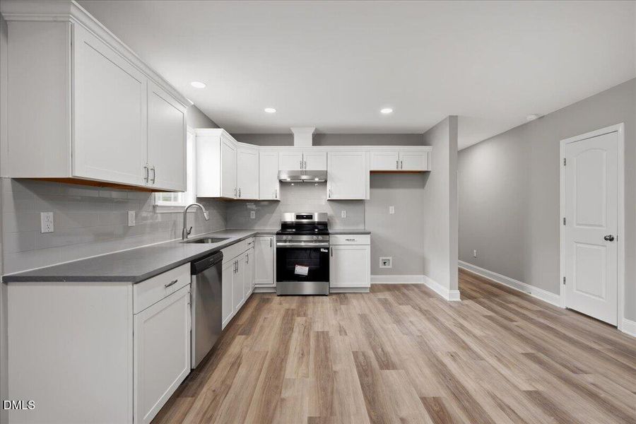 20-405 Ridley St-20