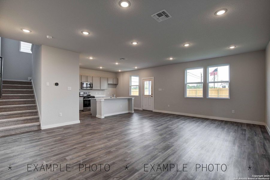 Spacious, unfurnished interior of a new home in Senna, Leon Valley (Image 10).