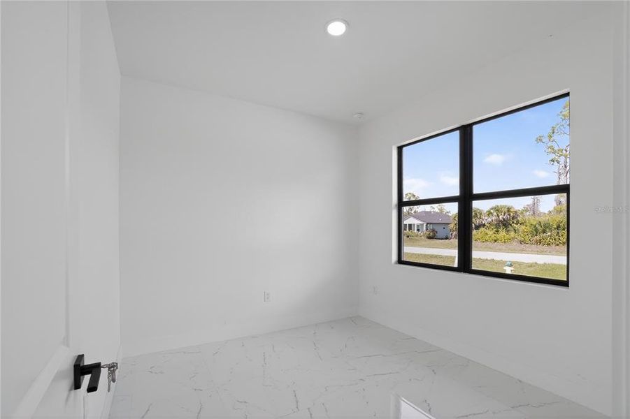 Spacious, unfurnished interior of a new home in , Rotonda West (Image 57).