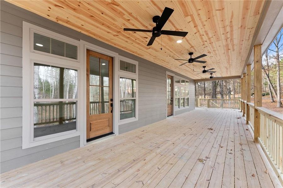 Exterior details and patio area of a home in , Dawsonville (Image 3).
