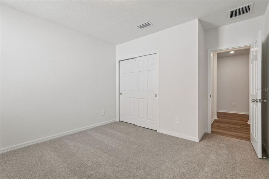 Spacious, unfurnished interior of a new home in The Reserve at Twin Lakes, St. Cloud (Image 21).