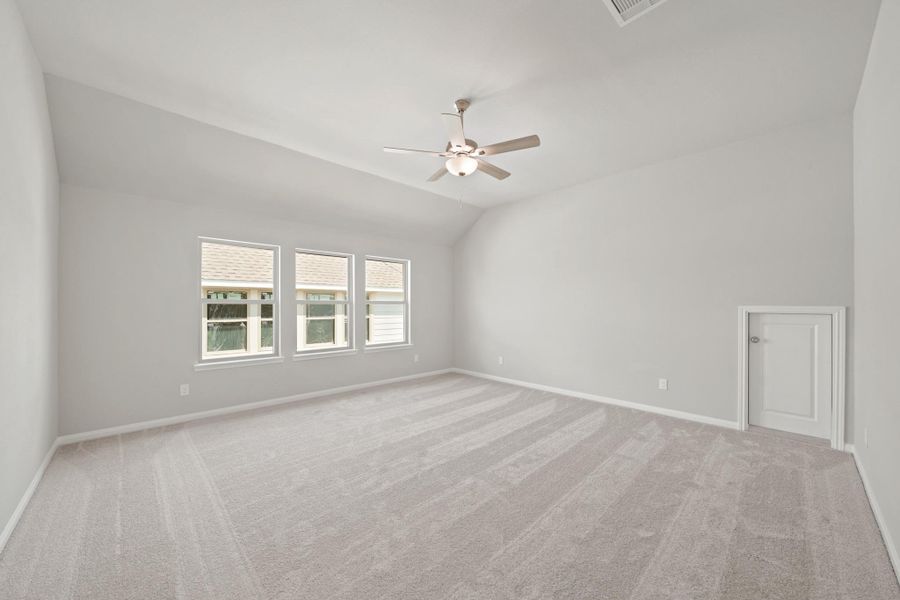 Spacious, unfurnished interior of a new home in Bridgeland 55', Cypress (Image 15).