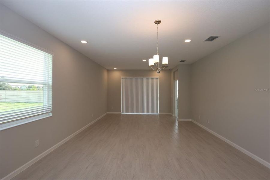 Spacious, unfurnished interior of a new home in Bay Lake Farms, St. Cloud (Image 11).