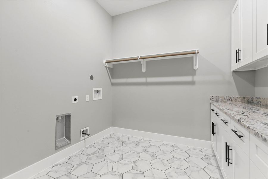 Spacious, unfurnished interior of a new home in , Hempstead (Image 37). Spacious, unfurnished interior of a new home in , Hempstead (Image 37).