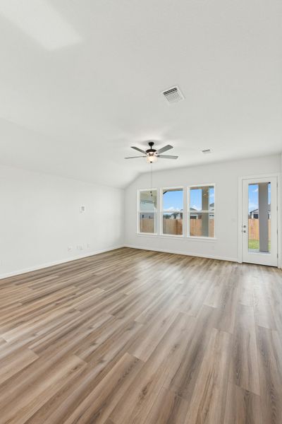 Spacious, unfurnished interior of a new home in University Heights, Round Rock (Image 40).