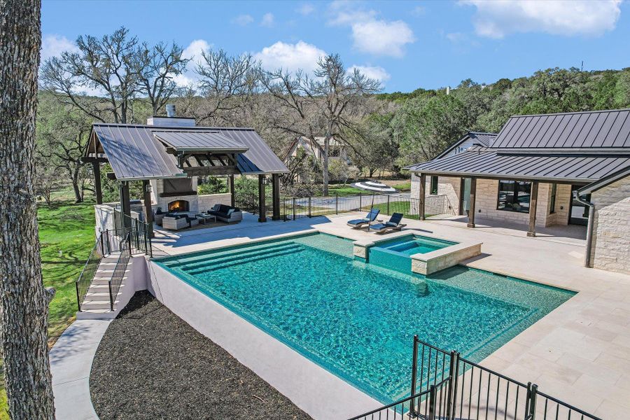 Community amenities in , Wimberley (Image 27).
