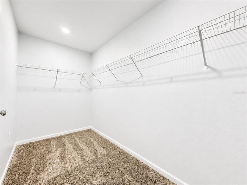 Spacious, unfurnished interior of a new home in , Kissimmee (Image 18).