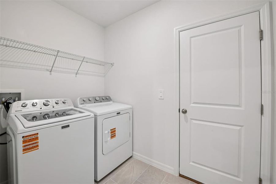 Close-up of interior finishes inside a home in Ridgehaven - Villas, Ormond Beach (Image 14).