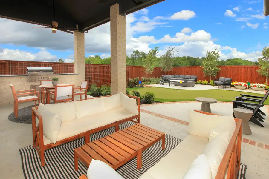 The Brynlee II Outdoor Living Space