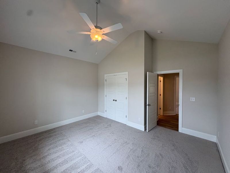 Spacious, unfurnished interior of a new home in Riverside Cove, Wilmington (Image 11).