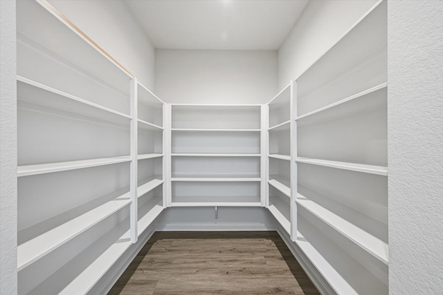 Spacious, unfurnished interior of a new home in Canterra Creek  60', Rosharon (Image 40).