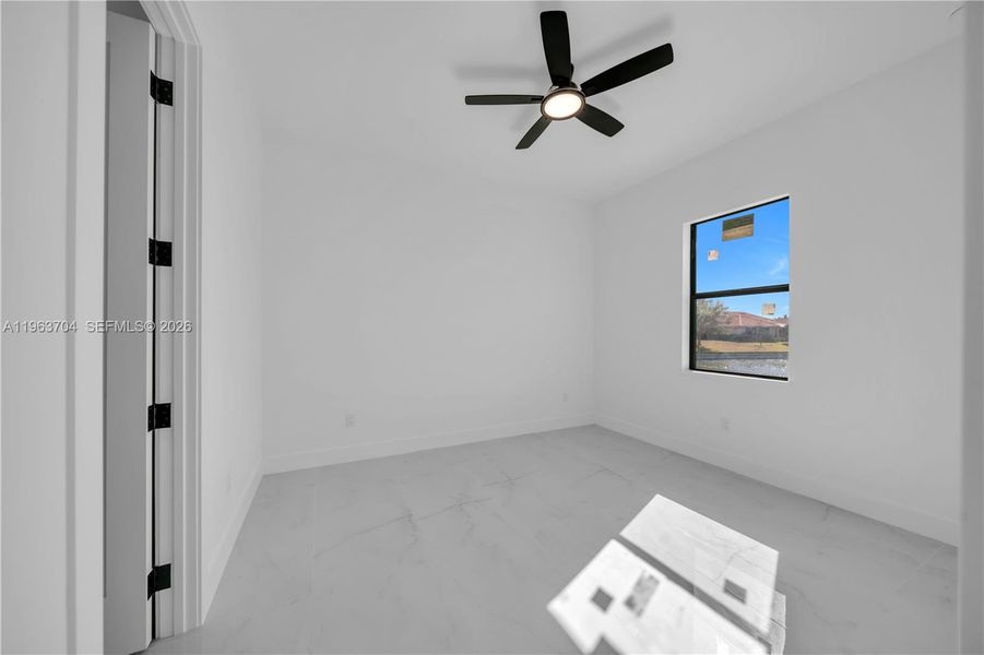 Spacious, unfurnished interior of a new home in , Cape Coral (Image 23).