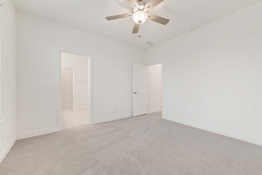 Representative unfurnished interior of a home built from the Eastholme by Pacesetter Homes in Elevon, Lavon (Image 28).