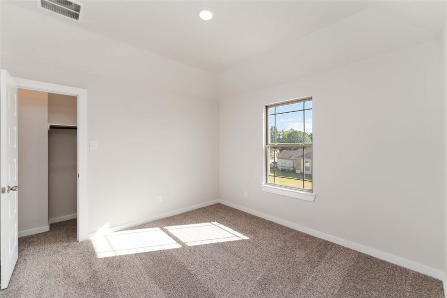 Spacious, unfurnished interior of a new home in Magnolia Springs, Montgomery (Image 11).
