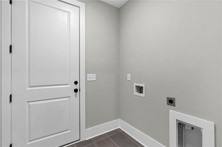 Spacious, unfurnished interior of a new home in Eastmore, Conyers (Image 37).