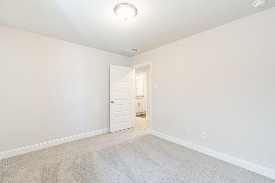 Spacious, unfurnished interior of a new home in Stonebrooke, Conroe (Image 19).