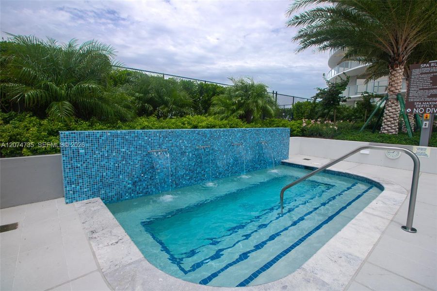 Community amenities in , North Miami (Image 43).