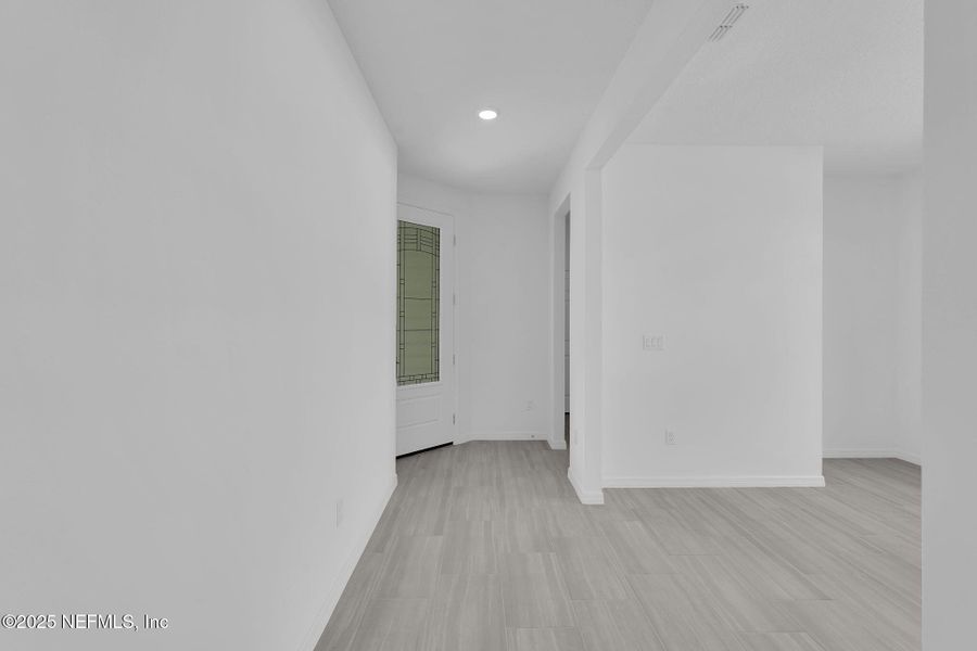 Spacious, unfurnished interior of a new home in Del Webb Wildlight, Yulee (Image 18).