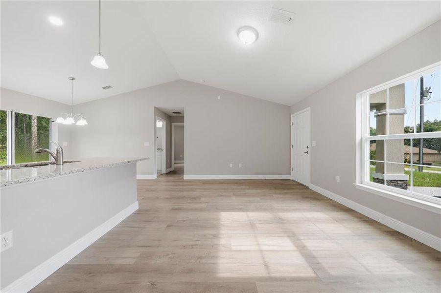 Spacious, unfurnished interior of a new home in , Citrus Springs (Image 15).