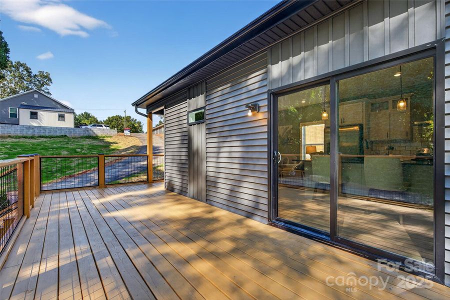 Exterior details and patio area of a home in , Marion (Image 20).