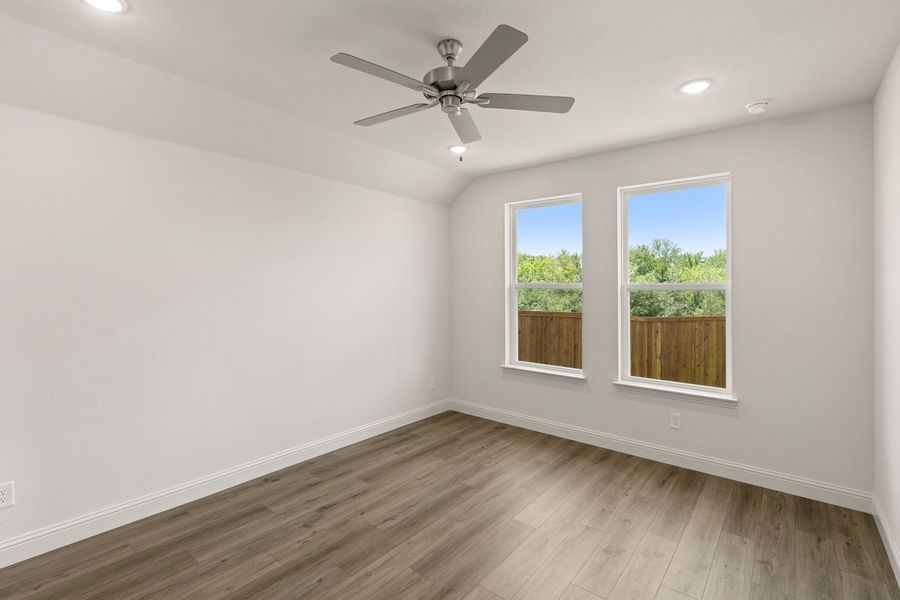 Spacious, unfurnished interior of a new home in Creekside, Royse City (Image 28).