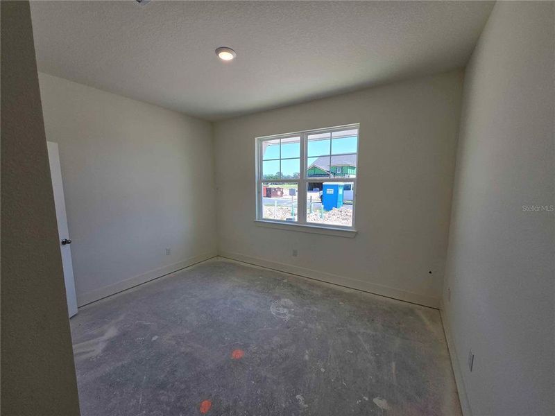 Spacious, unfurnished interior of a new home in , Spring Hill (Image 9).