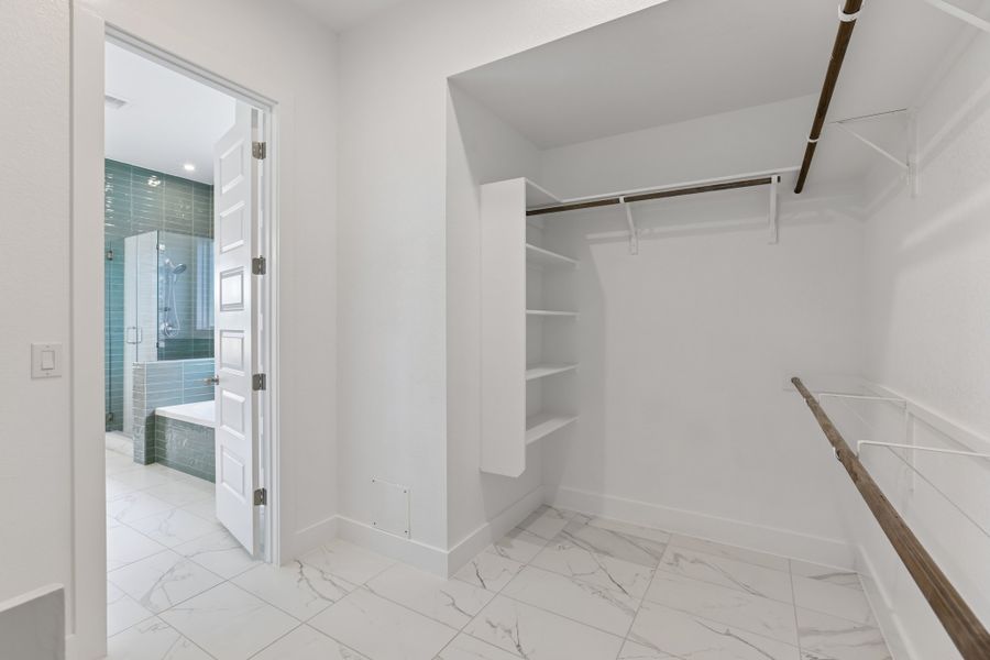 Spacious, unfurnished interior of a new home in Persimmon, Buda (Image 26). Spacious, unfurnished interior of a new home in Persimmon, Buda (Image 26).