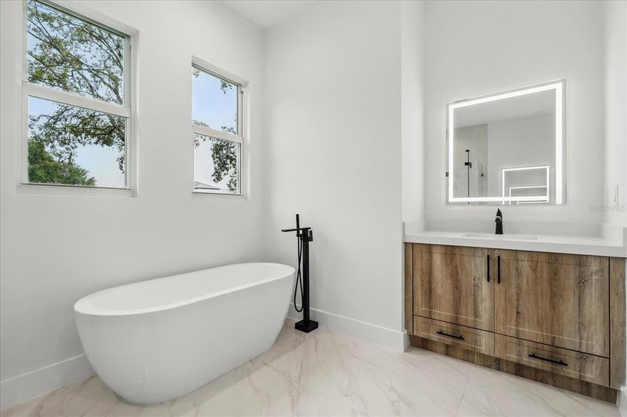 Furnished interior view inside a new home in , Kissimmee (Image 8).