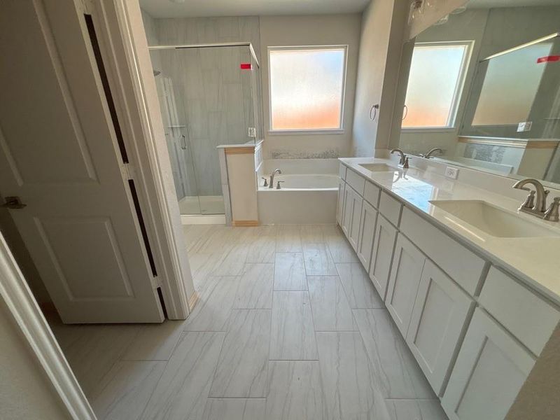 Furnished interior view inside a new home in Waterford Park, Weatherford (Image 6).
