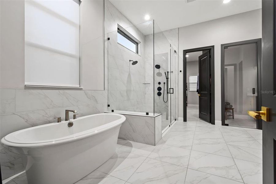 Furnished interior view inside a new home in , Sarasota (Image 59).