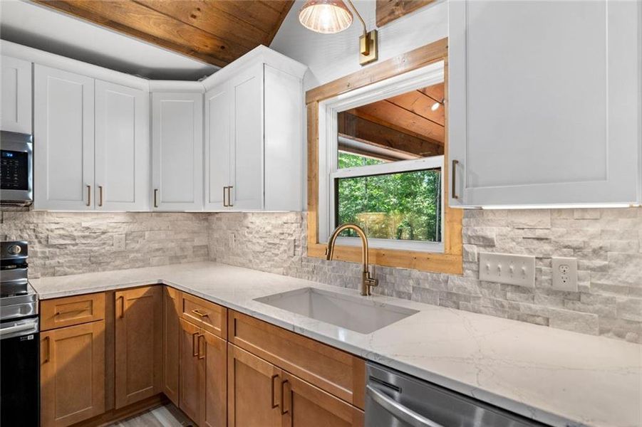 Furnished interior view inside a new home in , Ellijay (Image 39).