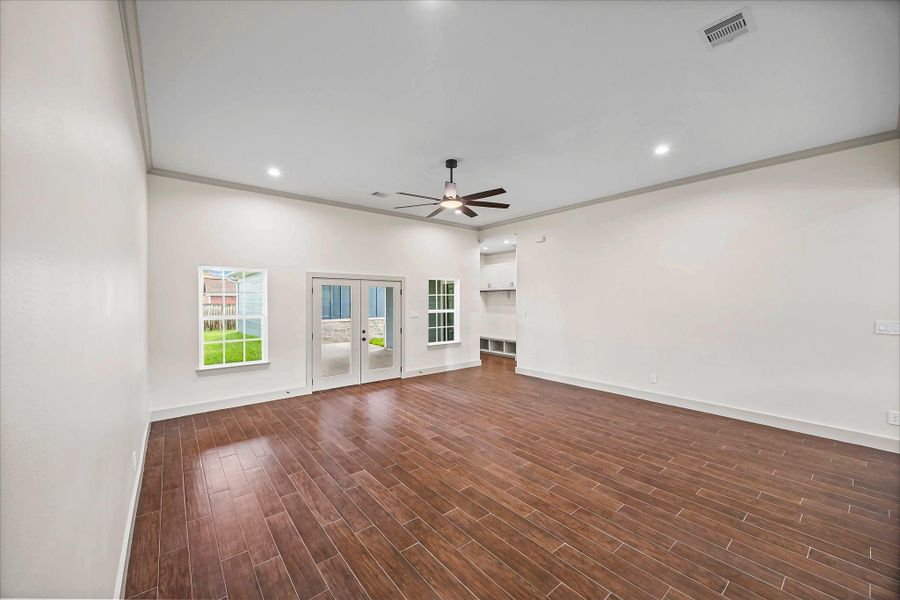 Spacious, unfurnished interior of a new home in , Baytown (Image 28).