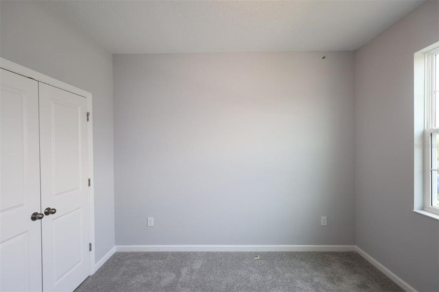 Spacious, unfurnished interior of a new home in Center Lake on the Park, St. Cloud (Image 5).