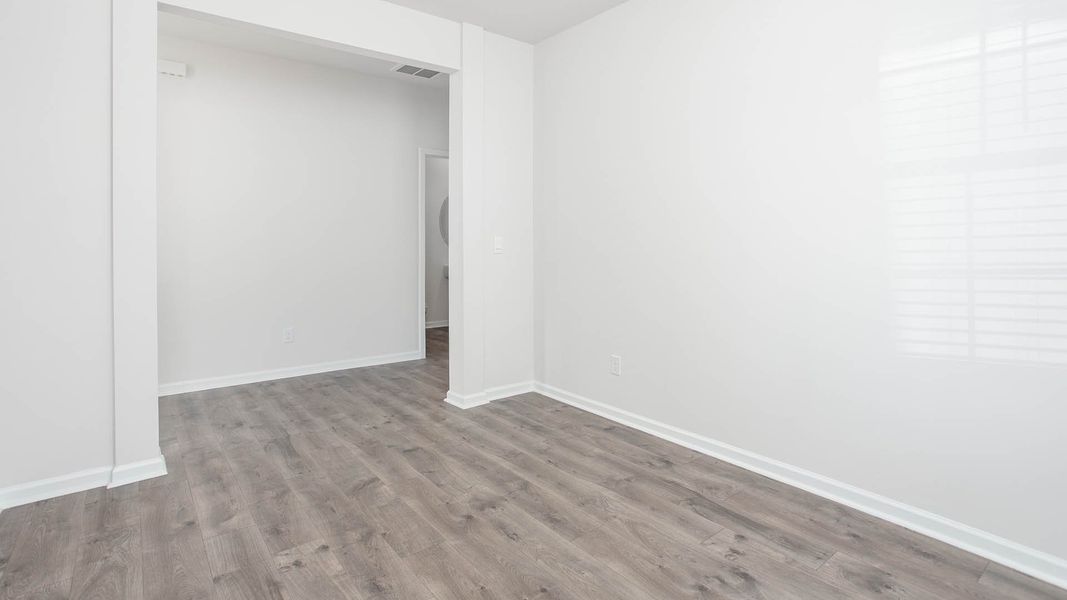 Spacious, unfurnished interior of a new home in Bryson Park, Lexington (Image 11).