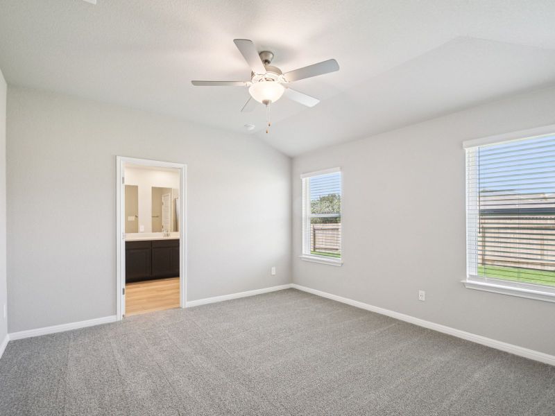 Spacious, unfurnished interior of a new home in Riverbend at Double Eagle - Boulevard Collection, Cedar Creek (Image 8).