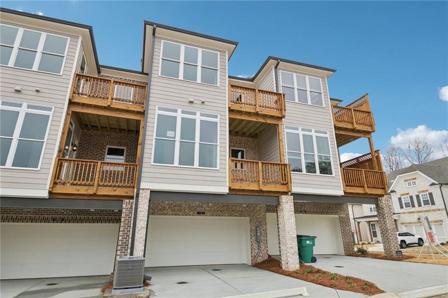 Image 43 of a home in Ward's Crossing Townhomes.