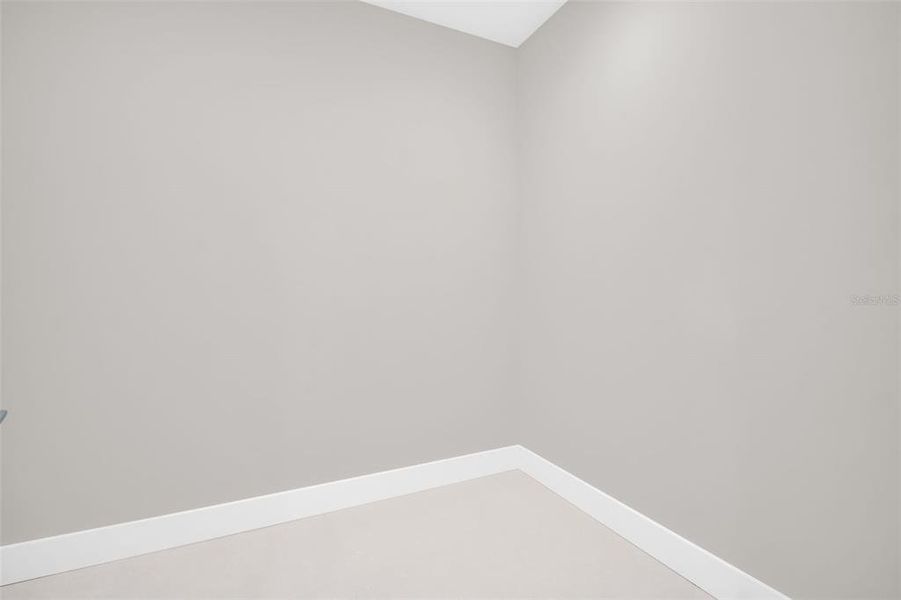 Spacious, unfurnished interior of a new home in , St. Petersburg (Image 25).