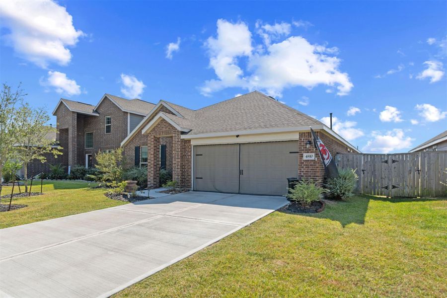 Image 18 of a home in Sterling Point at Baytown Crossings: Wildflower II Collection.