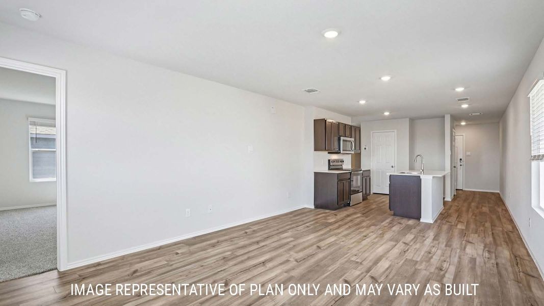 Spacious, unfurnished interior of a new home in The Villages at Schwertner Ranch, Jarrell (Image 14).