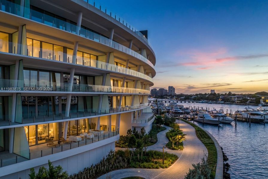 Condo located in Miami, FL showcasing its design and architecture (Image 36).