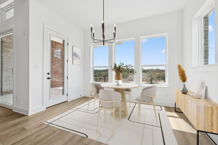 Dining Area (Staged_