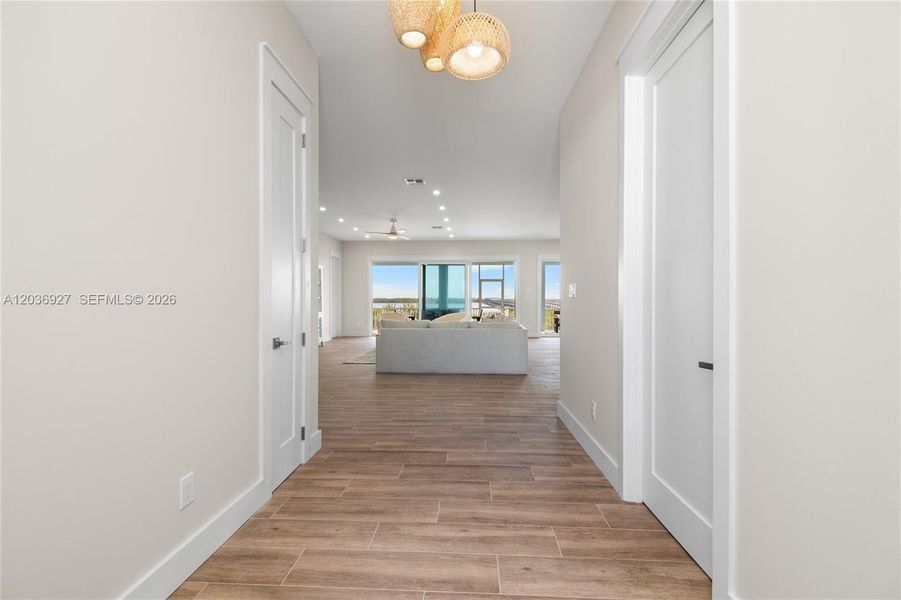 Spacious, unfurnished interior of a new home in , Big Pine Key (Image 37).