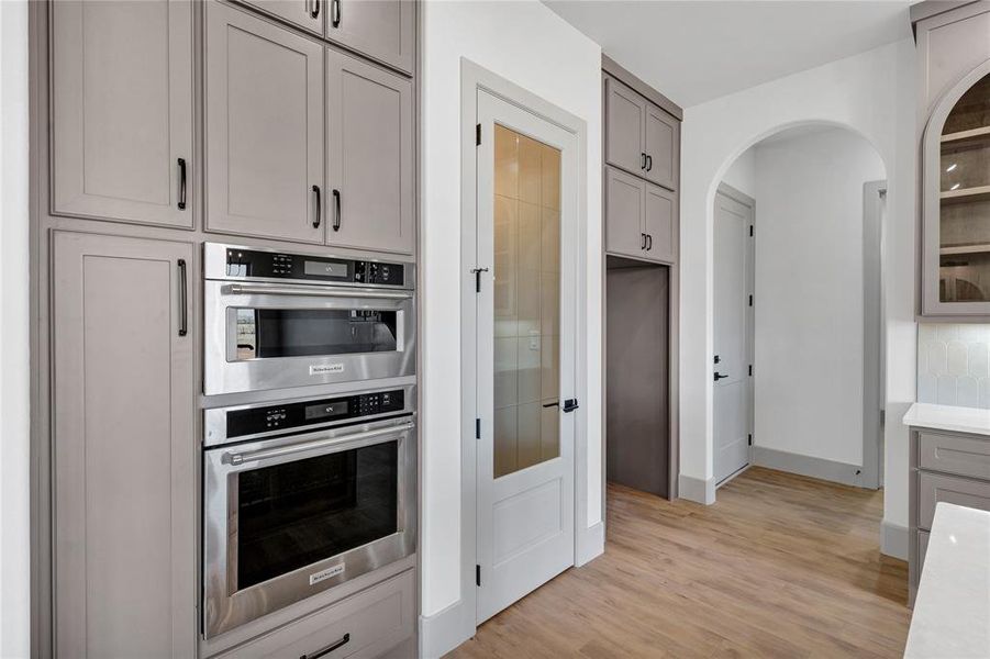 Furnished interior view inside a new home in , Tolar (Image 7).